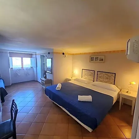 Hotel Fedora 2*