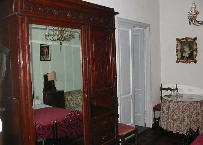 Fedora Hotel