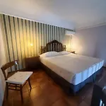 Fedora Hotel 2*