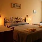 Hotel Fedora 2*